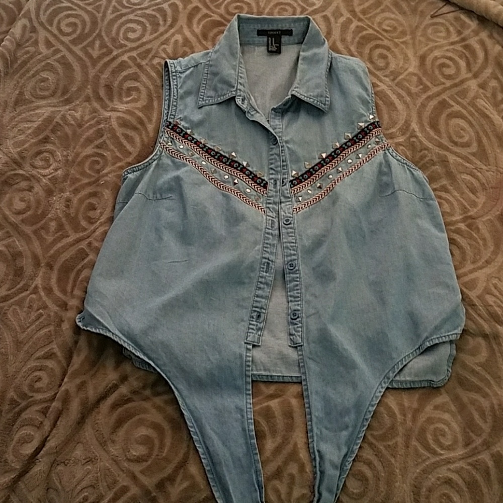 Sleeveless denim blouse by Forever 21